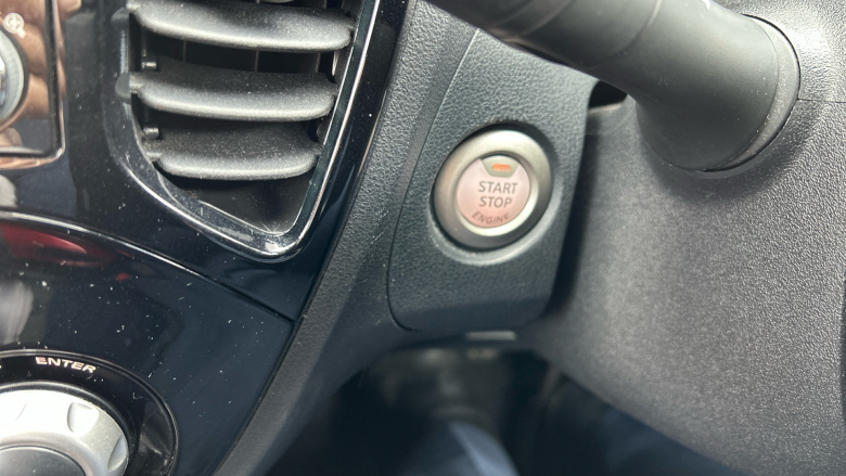 Nissan Juke 1.5 dCi N-Connecta 5dr Diesel Hatchback